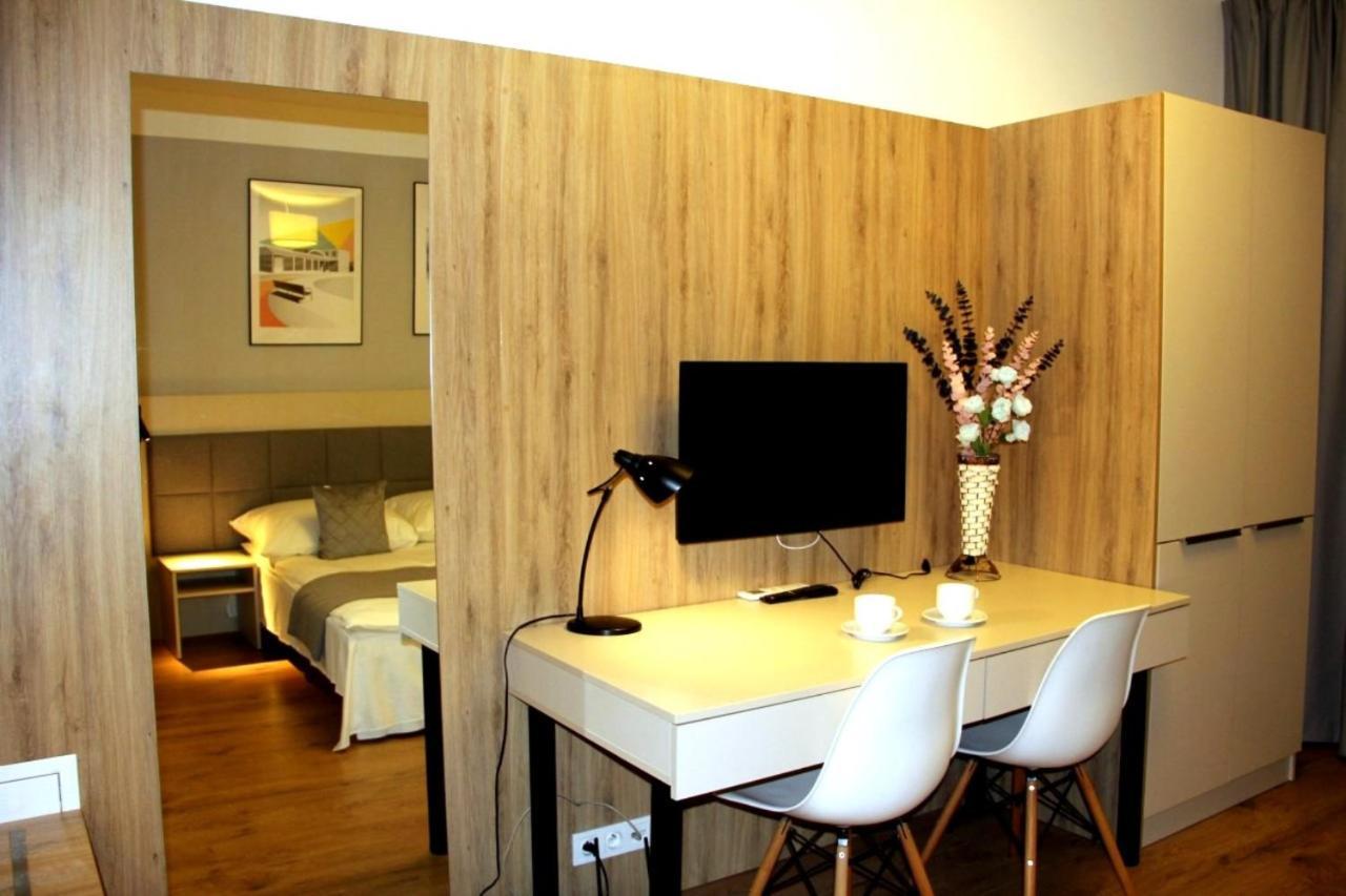 Warsaw Apartments - Luxury Top-View Aparthotel Esterno foto